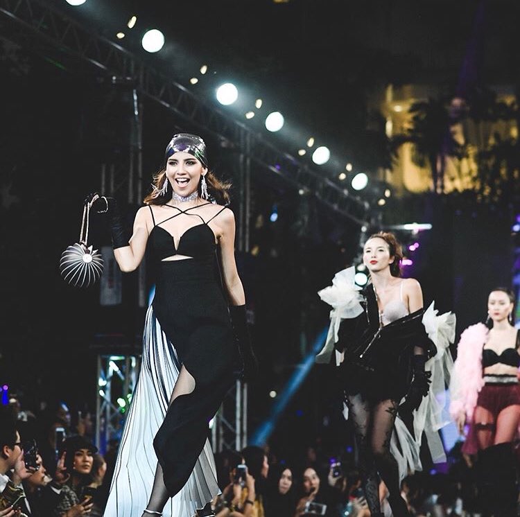 fortiatavee's tweet photo. คุณเทียเป้ะปังอลังเฟ่อร์✨❤️ cr. ig. emporium_emquartier #EMFierceFashionEP2 #tiatavee https://t.co/hBPRgJnUNF