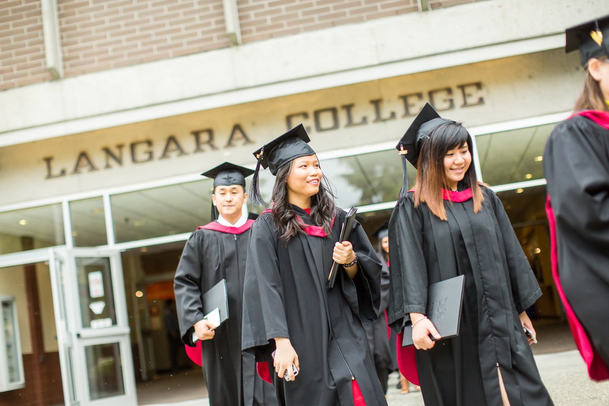 langaracollege's tweet photo. The Langara School of Management 10-Year Anniversary Celebration is on this Saturday, May 26. Reconnect with your BBA classmates and instructors while networking with business professionals. Buy your tickets now. https://t.co/58ya7nhq1w
#LSM10 #AlwaysALangaran #ProudLangaraAlumni https://t.co/mIprsBIoBg