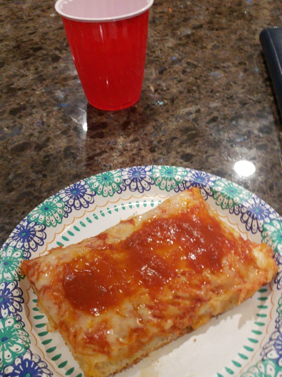 Matt_Musky's tweet photo. Putting mom's sauce on to fix bad pizza #NotMyPizzaPlace https://t.co/f7Nm6IqToI