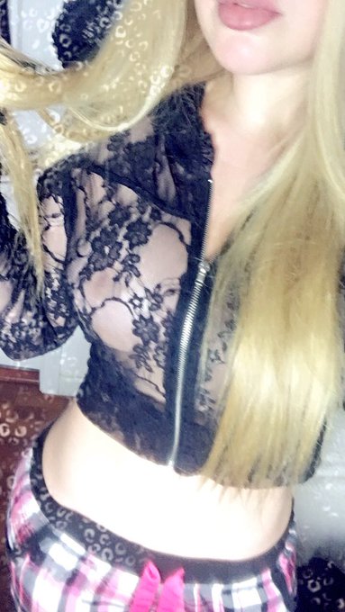 Hopped online for a little come say hi!! 👻👻👻 https://t.co/gtiHk5o5wC<a href="/tag/greatful"class="tags"><span>#greatful</span></a>