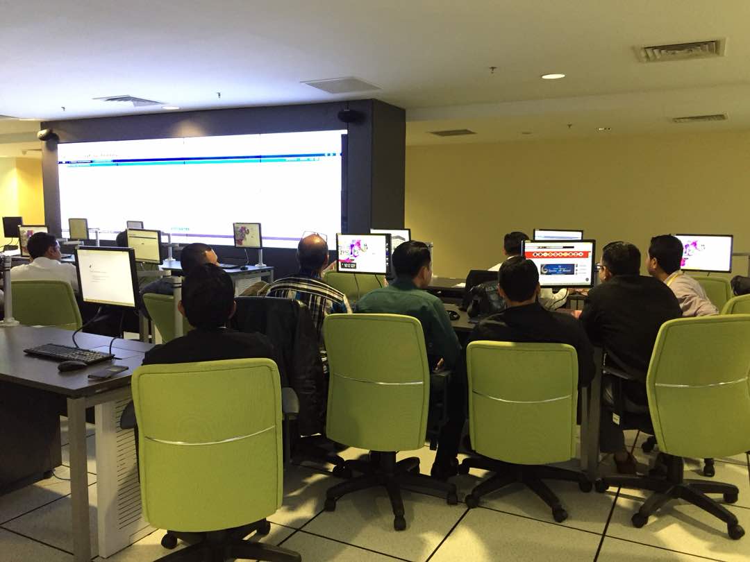 uCustoms RMCD tweet media