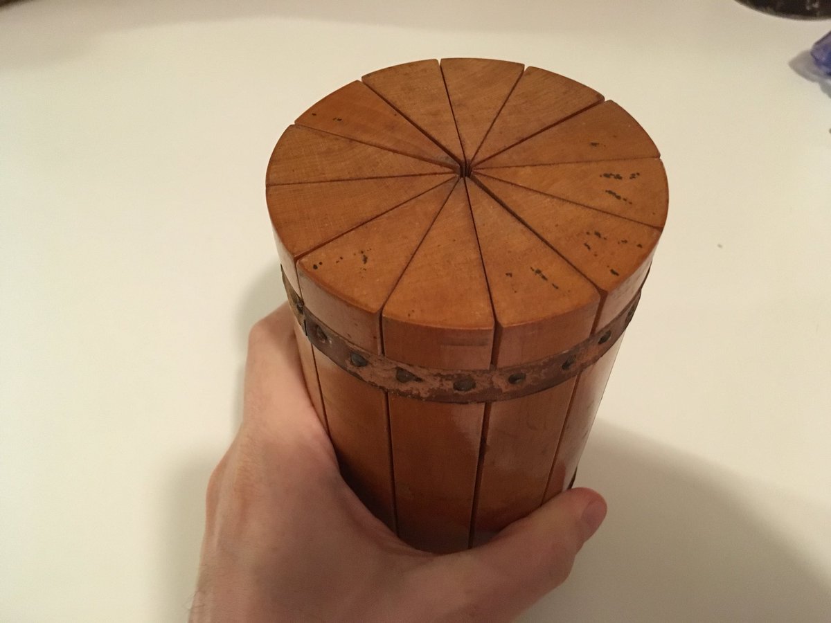 henryseg's tweet photo. How to calculate the volume of a cylinder. https://t.co/07Z8T213vf