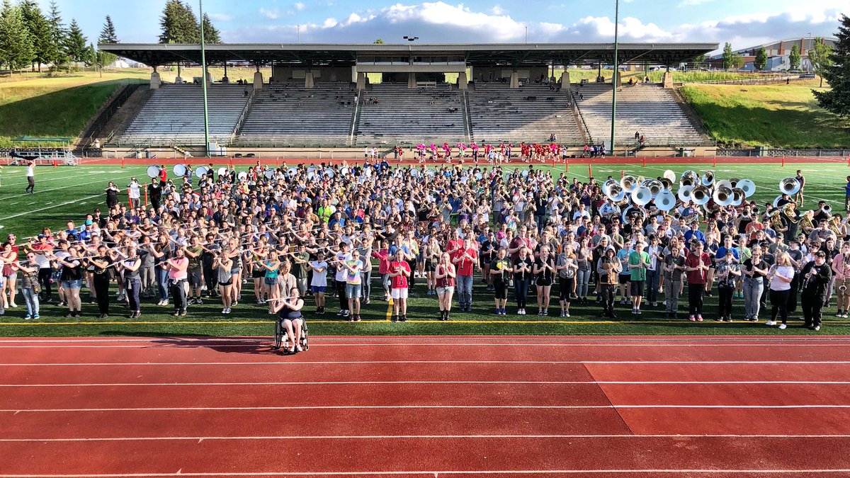 EvergreenHSBand's tweet photo. All @evergreenps bands rehearsing for Starlight @MVBandOrch @UHSBands @HHS_bleadership @EvergreenHSBand https://t.co/7BzE08c8om