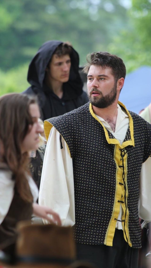JRSnively's tweet photo. When you hear there's only two weekends left to get to the @njrenfaire #NJRF2018 https://t.co/0OIOvXiLft