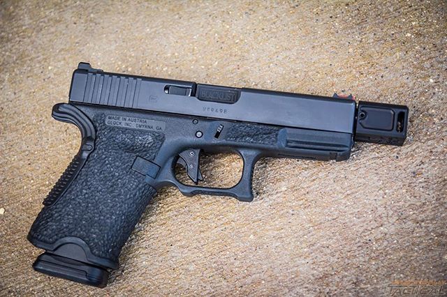 TexasBlackRifle's tweet photo. If you’re not listening to @practicallytactical, you’re wrong. 📸Repost @practicallytactical
・・・
Just installed the @texasblackrifleco Micro Comp V3 on my @blacklist_industries barrel. Finally have a comp’d Glock. #practicallytactical #glock #glock19 … https://t.co/Qnif1K6d24 https://t.co/oryREIQhCs