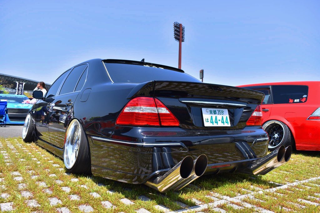 まっちゃん 納車された時の写真と1番最近の写真 昨日で1年半記念日でし テールと内装とフェンダー 以外触ったかな 元に戻したいです ナンバーも8000番がいいです リアのアーム届いてんのに まだつけれてないでし T Co 0idny13omd Twitter