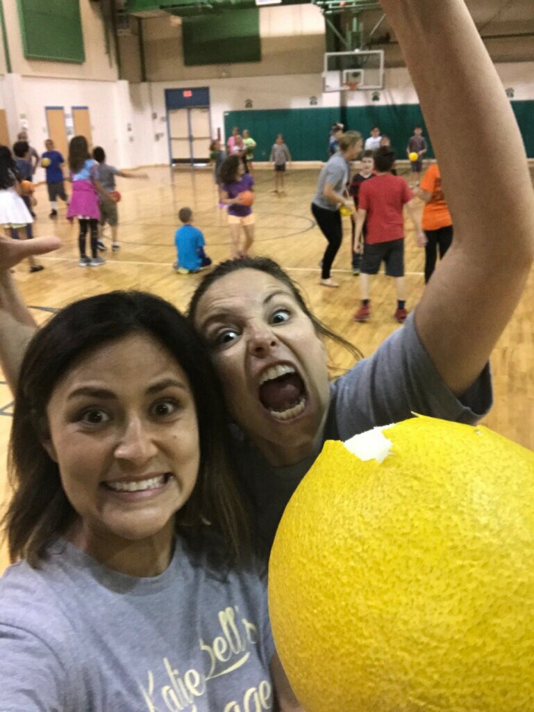 Scribner4th's tweet photo. When teachers play dodge ball https://t.co/CBbvyfiw1H