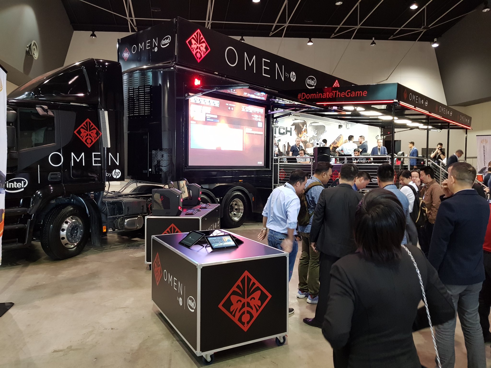 Bryan Ma on Twitter "Got a tour of HP's Omen truck at their retailer