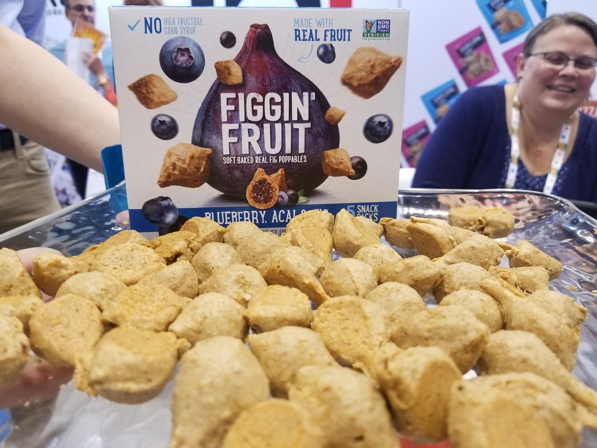 mommalewsblog's tweet photo. I love how small #FigginFruit is (oh and shaped like mini figs), they're perfect for a quick, yummy snack! Ad #MomBlogTourFF #NonGMO #figginfun https://t.co/JgLBihcm7e
