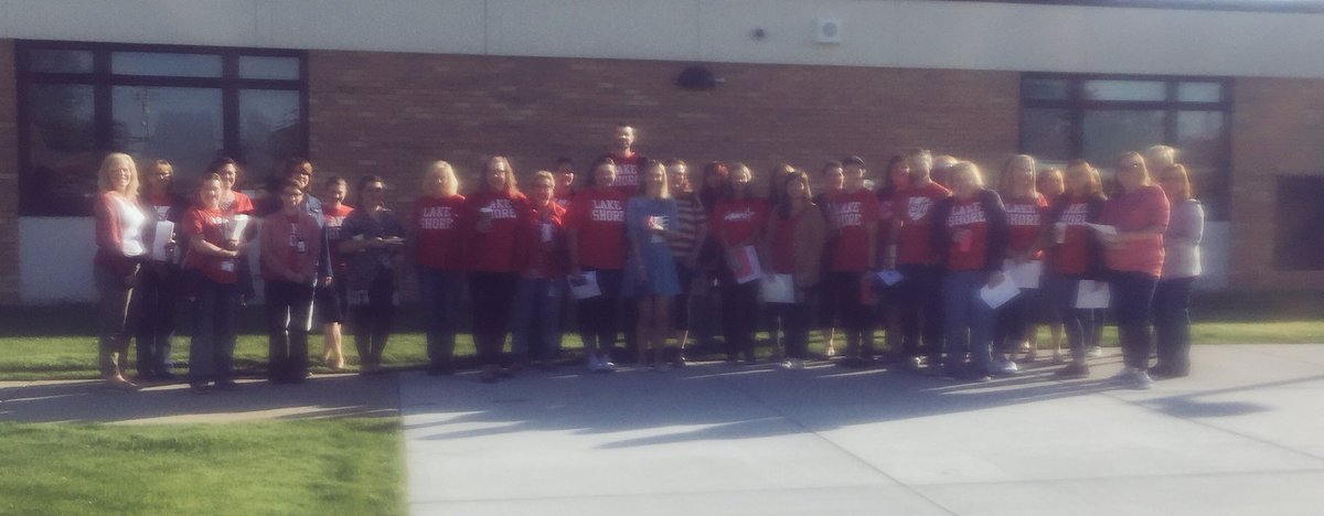 LSFT1465's tweet photo. Rodgers Elementary #wearredforpubliced https://t.co/bGjjLOd44x