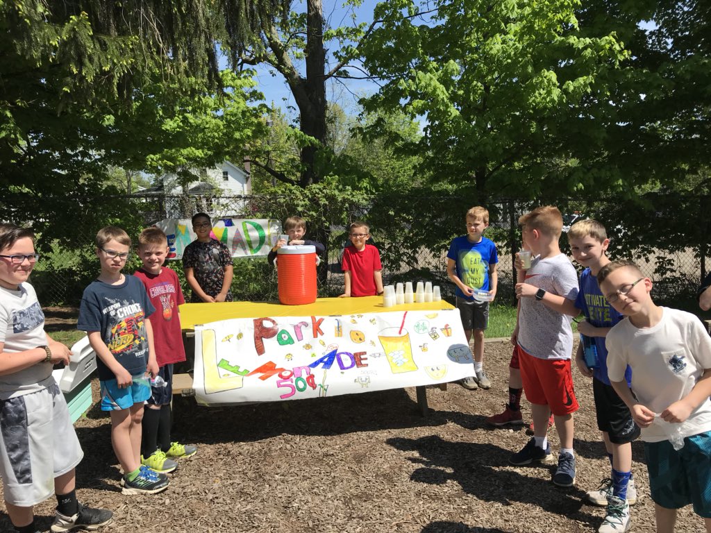 MrsCStewart3rd's tweet photo. Park Elementary School 3rd grade Leminade Day success!@rhondag57235361 https://t.co/ijioPE5qpA