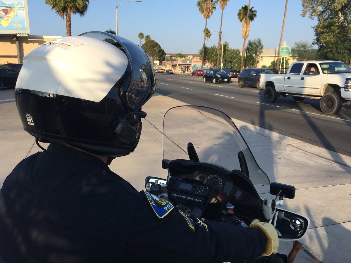 AnaheimPD's tweet photo. Working seatbelt enforcement at Lincoln Ave and East St.
#ClickItTicket #police #Anaheim https://t.co/F1y4dd0dgv