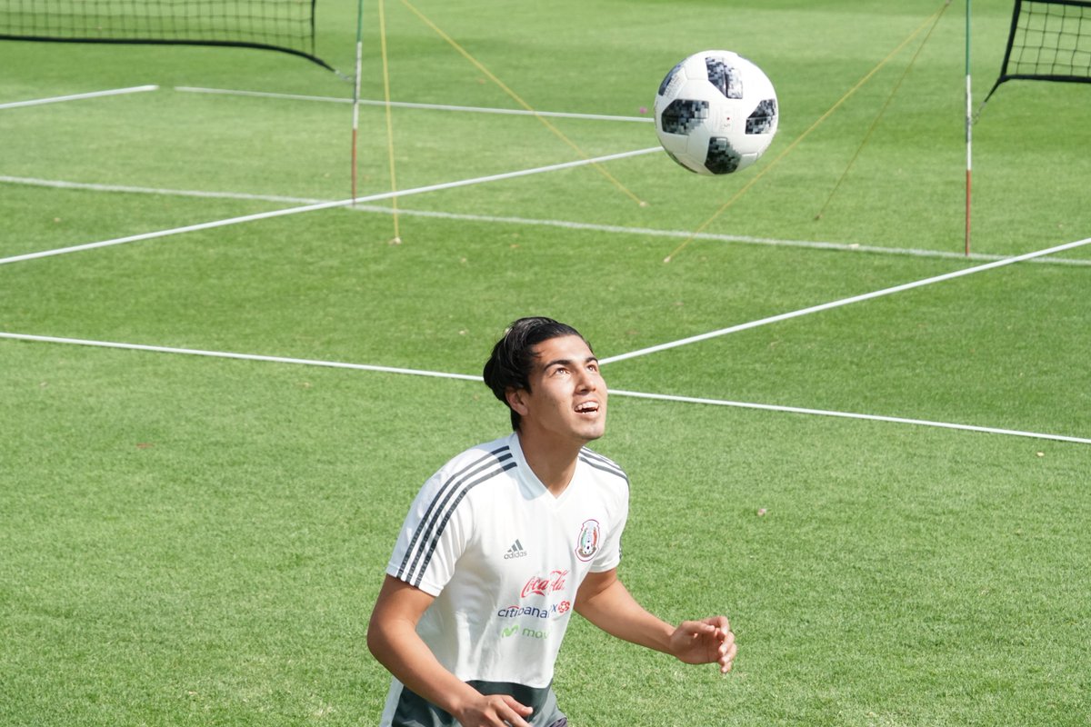 miseleccionmxEN's tweet photo. Find yourself someone who looks at you the way @GutiGalaviz looks at the ⚽️.

#NadaNosDetiene | #MEXTOUR https://t.co/algwZLWAO1