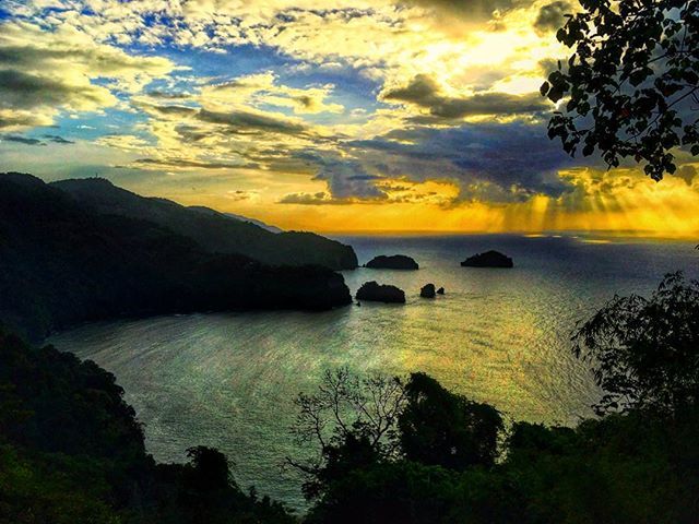 Trinibnb's tweet photo. Behold the beauty of my #Trinidad.
.
.
.
.
Save this photo or follow @TriniBnB as you plan your next visit to Trinidad and Tobago!
========================
#Trinibnb #Airbnb #MyTriniExperience #MyTtiniExperiencePackage #triniexperience #bedandbreakfasttr… https://t.co/vtEKCfO4DE https://t.co/evOyoaLWQ7