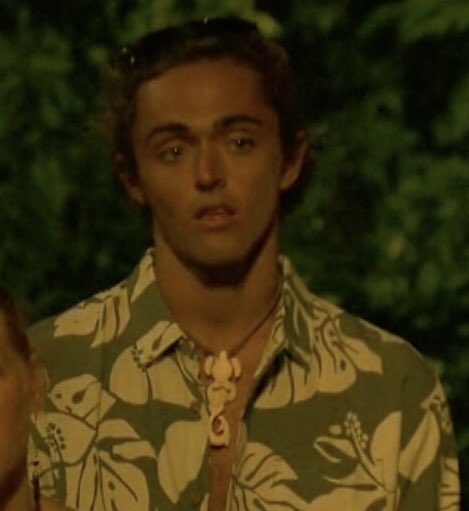 RoarksTweets's tweet photo. I love this guy. Wearing sunglasses to tribal. #Survivor https://t.co/fgD00W8rS3