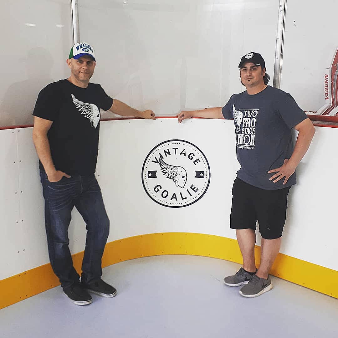 VintageGoalie's tweet photo. We are very excited to partner with netminder Dave Stathos and his local @stathos75 in Kanata! An impressive goalie oriented facility offering top quality goalie camps and 1 on 1 training throughout the year. Thanks Dave for this opportunity👊🔥. #stathos #VGB #kanata https://t.co/NI5omyosFj
