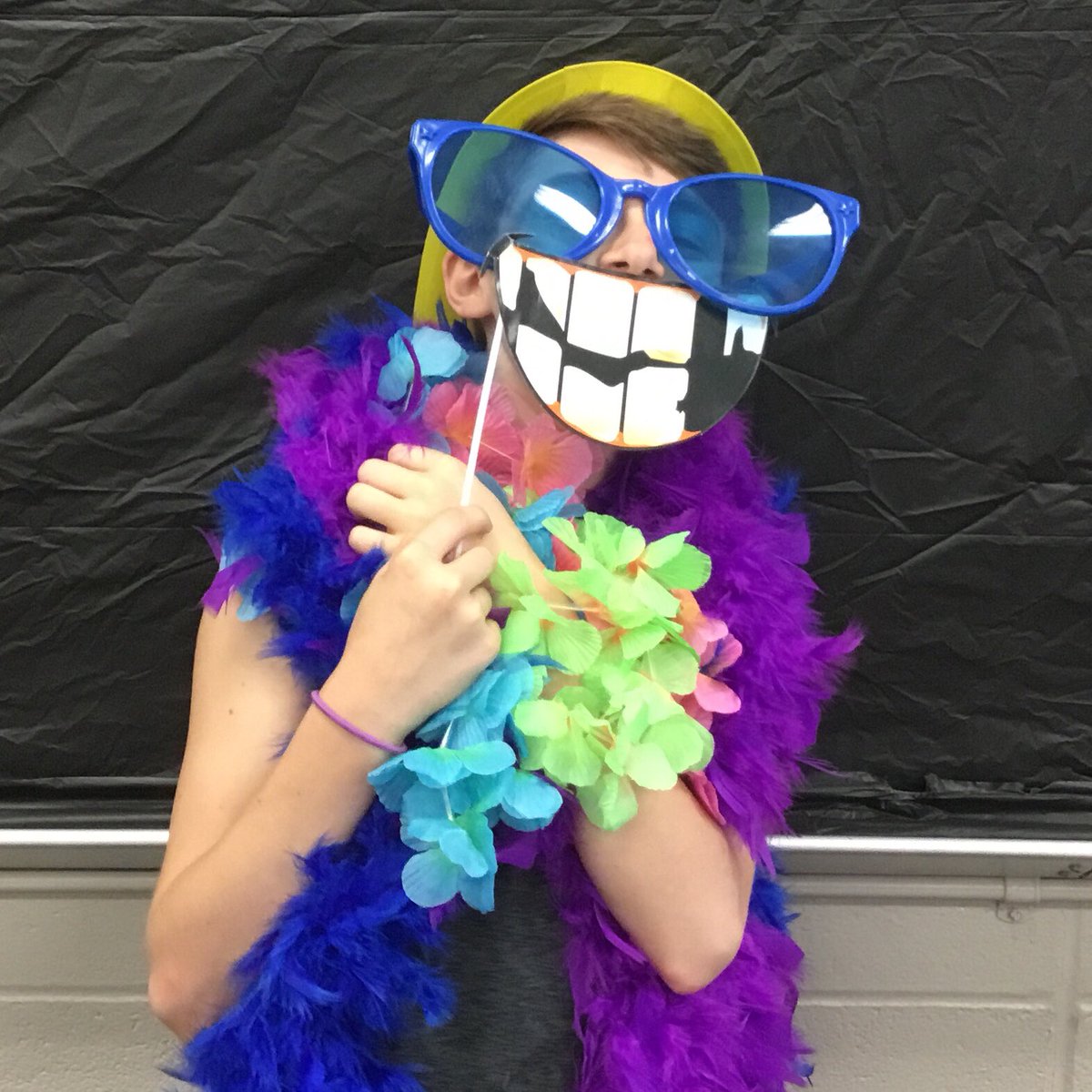 emiliarachel89's tweet photo. Photo booth day always brings lots of smiles! A few from 1st hour choir men @WRidgeMS #EngagingSs https://t.co/xE4ge4Fvje