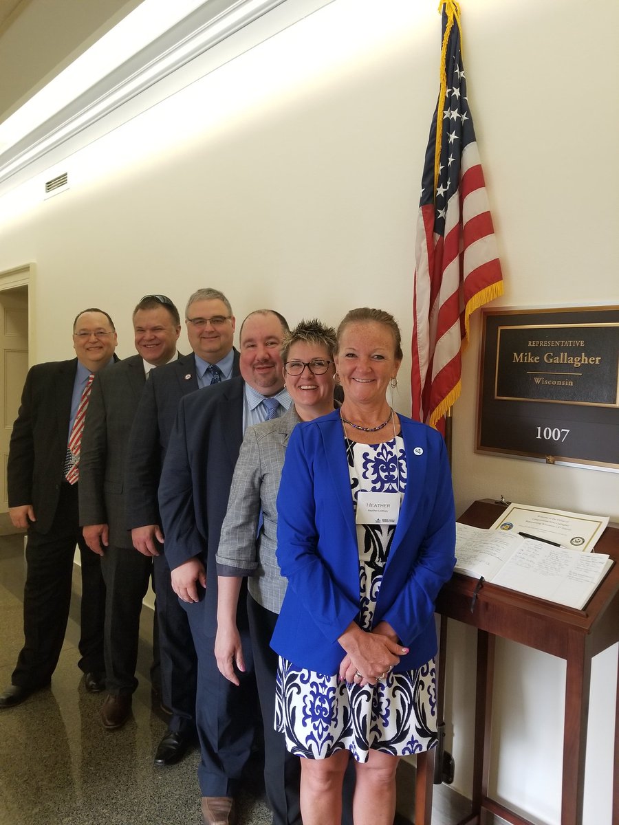 ldegolier's tweet photo. NAIFA WI 8th District Constituents visiting CongressmanMike Gallagher's office. #NAIFAADVOCACY https://t.co/N4NYzpKQAn