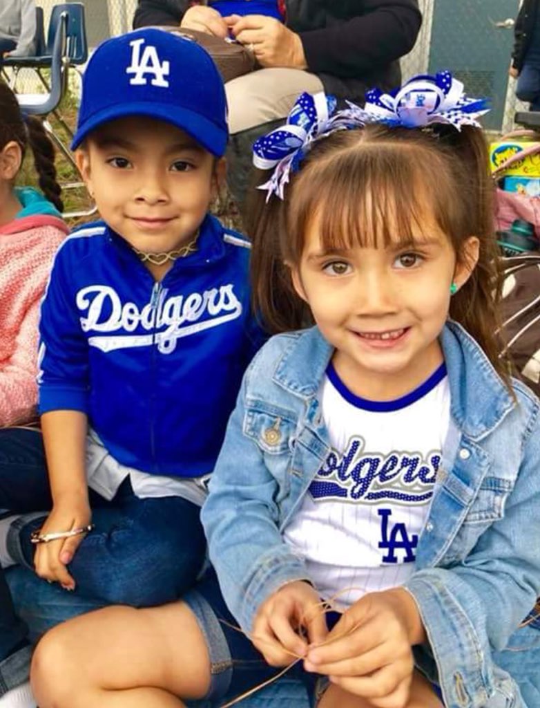 duarteusd's tweet photo. Beardslee #duallanguage Academy hit it out of the park with a #Dodger Day celebration! Present was #VIP guest former @dodgers pitcher Dennis Powell who shared a positive message with our students. Thank you Big Blue ⚾️ our Beardslee Bears 🐻 appreciate you! https://t.co/uh6fEGrCgH