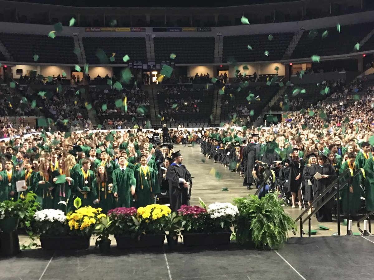 FremdVikings's tweet photo. Congrats to the Class of 2018! https://t.co/0QMhVM1tCM