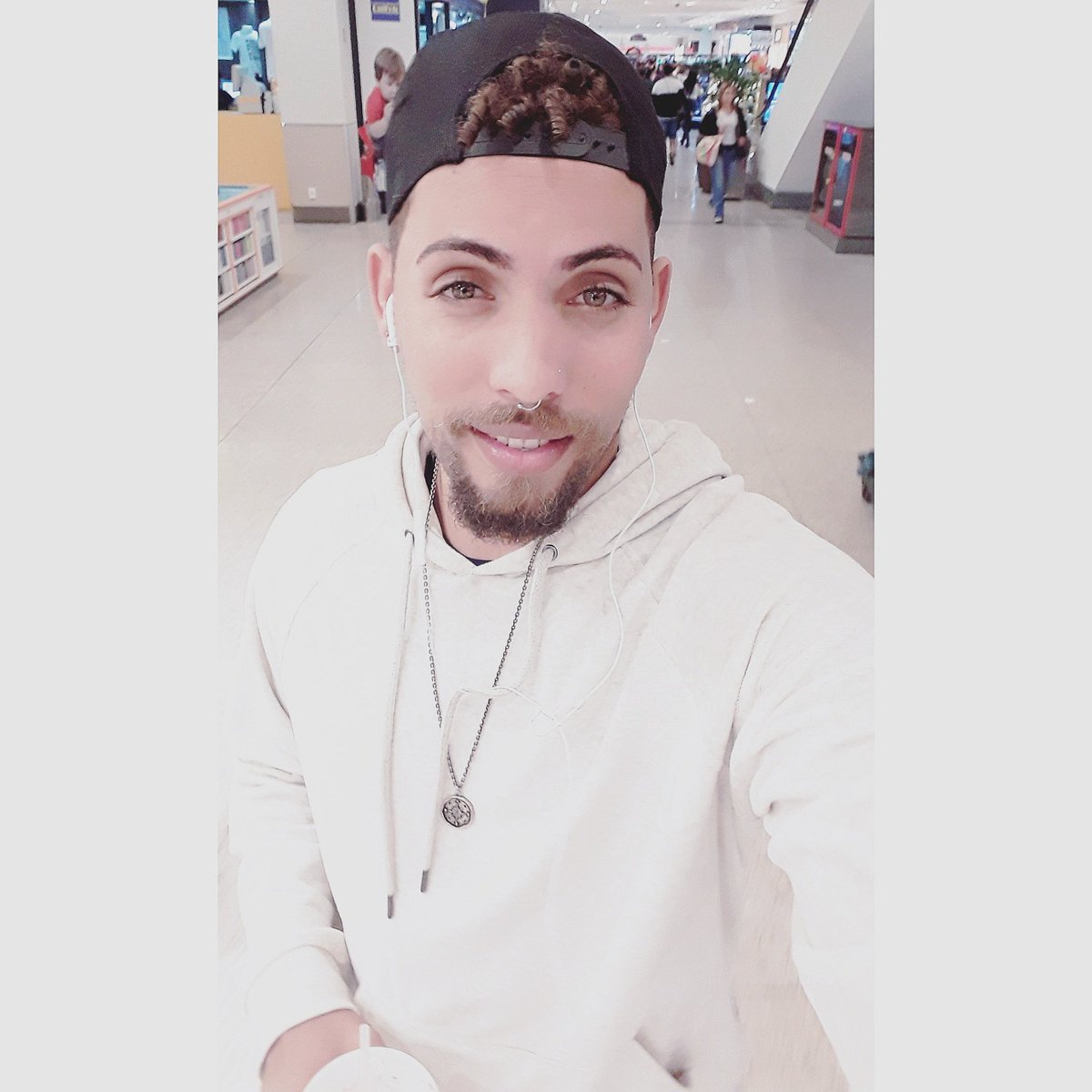 eucarvalholc's tweet photo. Não existem pessoas frias,
existem pessoas que aprenderam a bloquear seus sentimentos.🔒💙🚫
#welcome #rj21graus #boy #picture #moda #gpmsmodels #smile #forever21 #instapic #instagood #happyday #follow4follow #like4like #mylife #single https://t.co/2nGAmsX5Ua