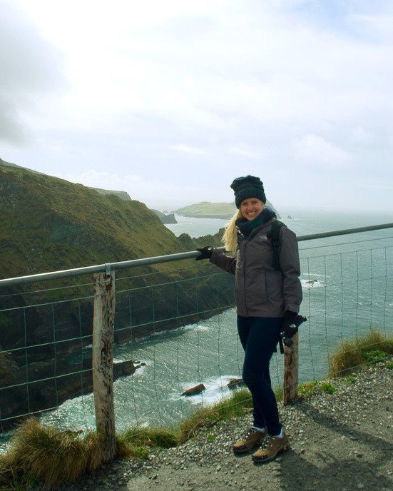 aliciamtravels's tweet photo. Windy at the Kerry Cliffs! A must see stop along the Ring of Kerry. Check out my new blog post on where to eat in Killarney. https://t.co/4CtegfGVrq #womenwhoexplore #GLT #ireland #womenwhoexplore #hike #hiking #womenwhohike #advetnure #kerrycliffs #cliffsofkerry #windy https://t.co/t0hMtherhe