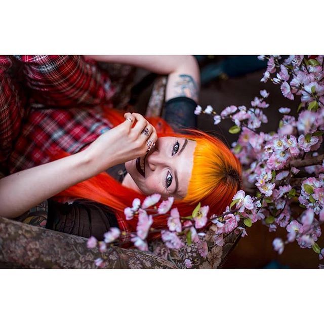 bloodymarymetal's tweet photo. H a i r G o a l s ⚔ @foxxtailz giving me serious hair envy! #CrossbonesCrew ✨  Shot by @_lucyrjones for @lucyandyak 💫 #BmmClassics https://t.co/etB2nnashI https://t.co/lPRQtuixFV