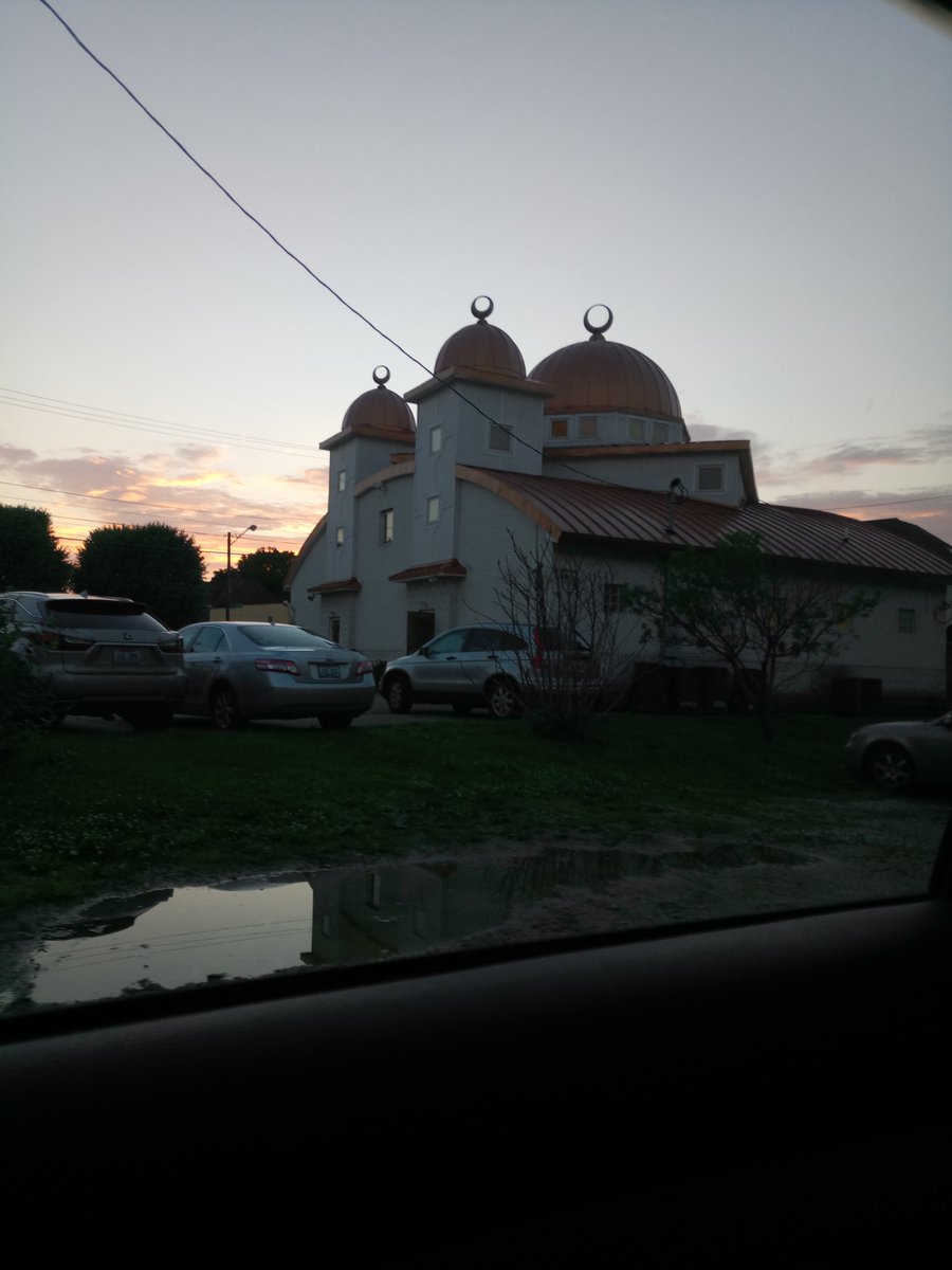 ayahghupta's tweet photo. Menanti senja, jelang berbuka.
Masjid Huntington, West Virginia
#Ramadan #Iftaar https://t.co/6KcMtQNb7x
