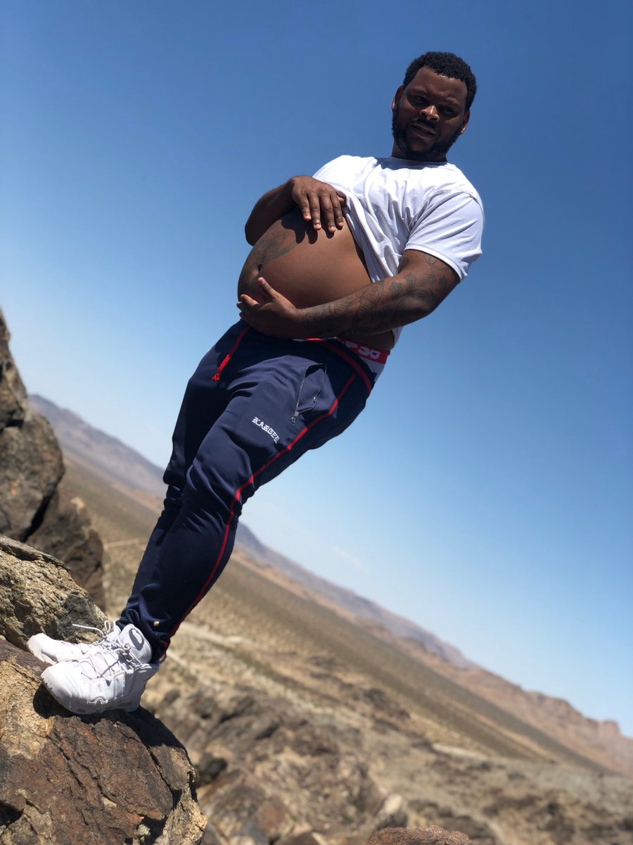 NickNPattiWhack's tweet photo. Maternity Shoots be Like 😂😂😂 https://t.co/6WKjOfQvVi