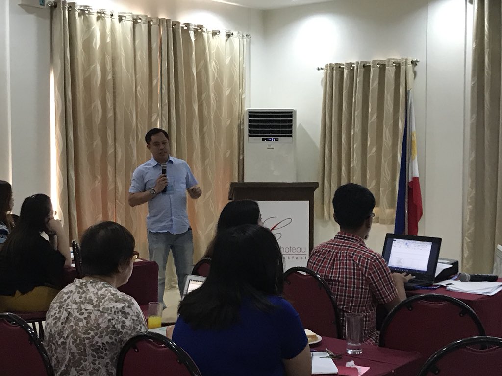 GianoTurning's tweet photo. IOM supporting The Philippines Department of Health on its development of a comprehensive module for Migrants and Overseas Filipinos @PedjaIOM @UNmigration #healthmigration https://t.co/K54axDoHAi