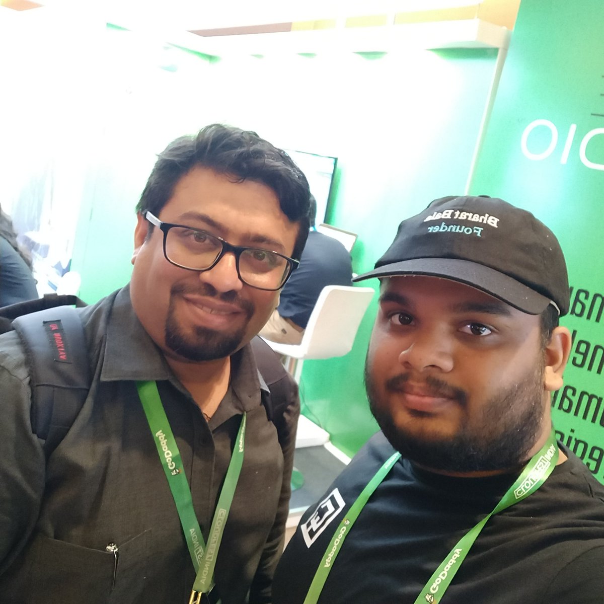 qoviconline's tweet photo. Met one of the partners of @bro555digital https://t.co/0uoqFqWUOy