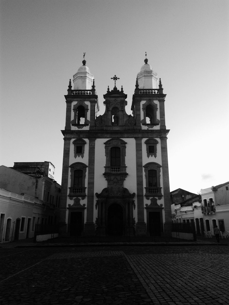 GabiOk's tweet photo. enfrente os seus demônios... abandone os seus medos. Viva https://t.co/kl9wGAhfcP