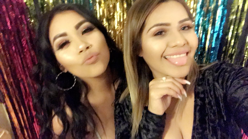 Analaura_69's tweet photo. Happy birthday beautiful 💛♊️💛✨love you sm😘😻 #GeminiSeason #ohwell #ilyaf #wecutewadduppp https://t.co/6xUwOWiggX
