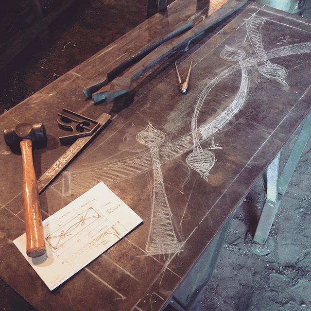 cloverdaleforge's tweet image. New project on the table. A table. First rough forging son the way. #blacksmith #forged #customironwork #madeincanada #layout #furniture #designprocess ift.tt/2kk2iKU