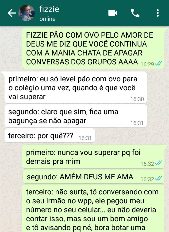 tonkstyles's tweet photo. fizzie pão com ovo https://t.co/LBDZJSPHnz