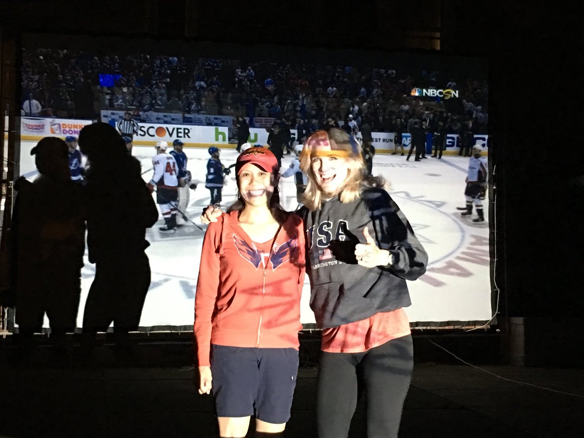 PeggyTV's tweet photo. Yay Caps!! Thus is how to watch the caps win on a backyard screen! #capsplayoffs https://t.co/jxhpn4Rr7A