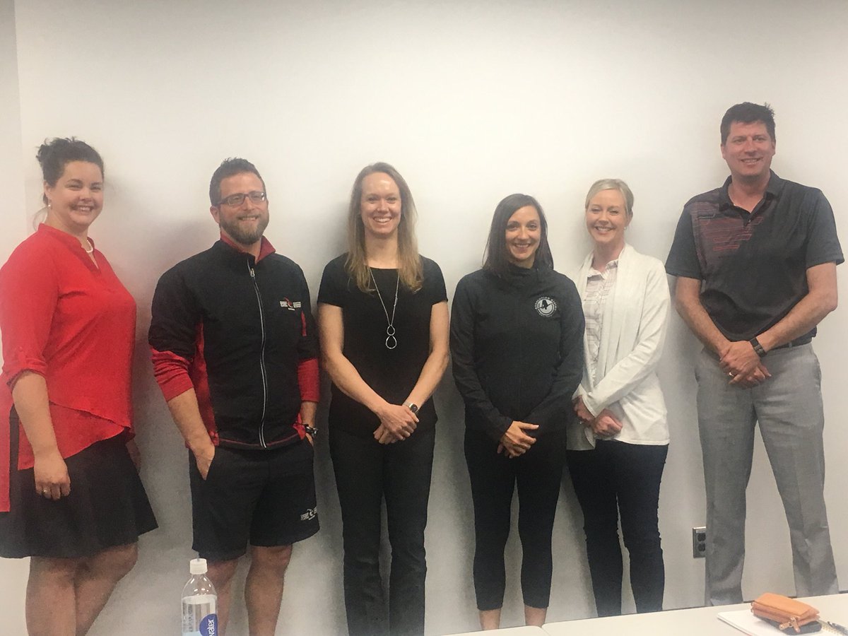 cscmanitoba's tweet image. #CSCM had some amazing visitors today!
Big thanks to Olympians @cindy_klassen &amp;amp; @SamiJoSmall and Paralympian @BillyBridges18 for stopping by to share their experiences with our staff team