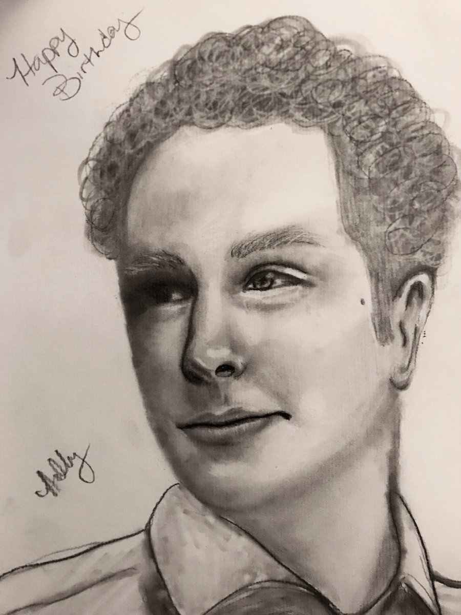 hollyhollywood's tweet photo. a quick charcoal study of @SideshowGaming for his birthday. Happy Birthday, Josh! #prehaircut https://t.co/hHyBl18YLk