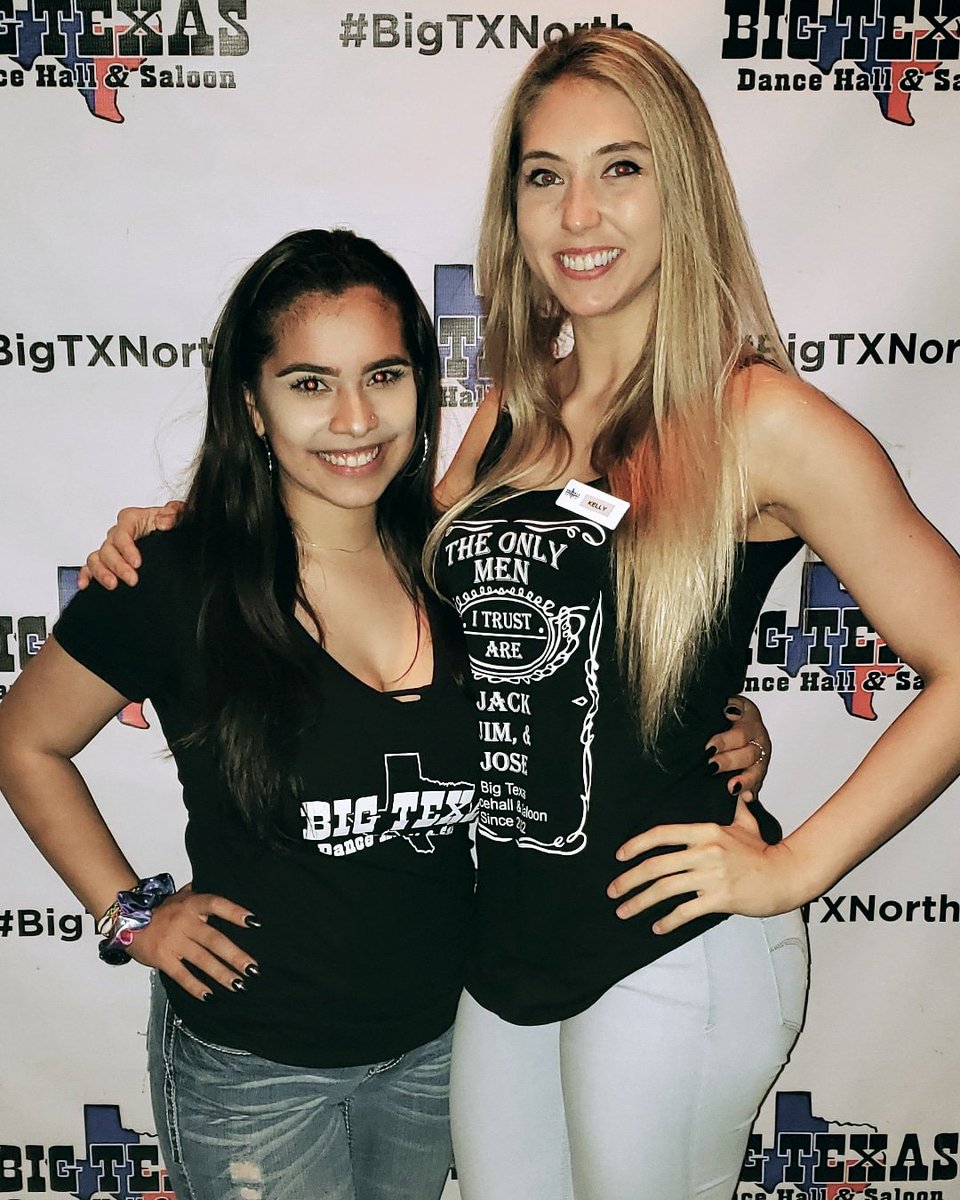 ilovebigtexas's tweet photo. Say Hello to our newest Big Texas Beauties 💋 #bigtxnorth #followusonsnapchat #wildonwednesday #drinkspecials #happyhour #bigtexasbeauties #bigtexasfamily #waitress https://t.co/r2lLentbt1