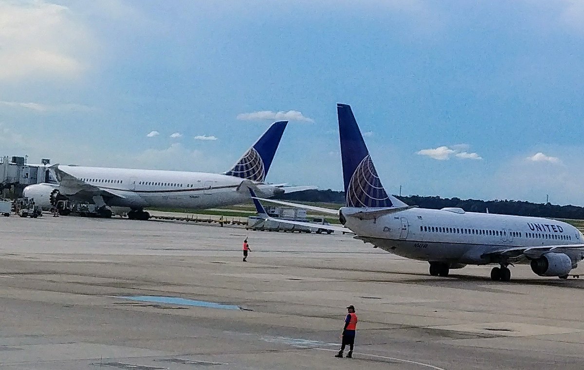 patstravelrevu's tweet photo. #UnitedAirlines #B787 900 #dreamliner #FirstClass #Dinner #Houston #IAH to #LAX https://t.co/QkuQsLWEbY #avgeek #aviation #travel #IAHAirport #United #UAL #inflightfeed #planefood #planemeal #airplanefood #LosAngeles #frequentflyer #Firstclassmeal #businessclass https://t.co/kC6SWNjNoy