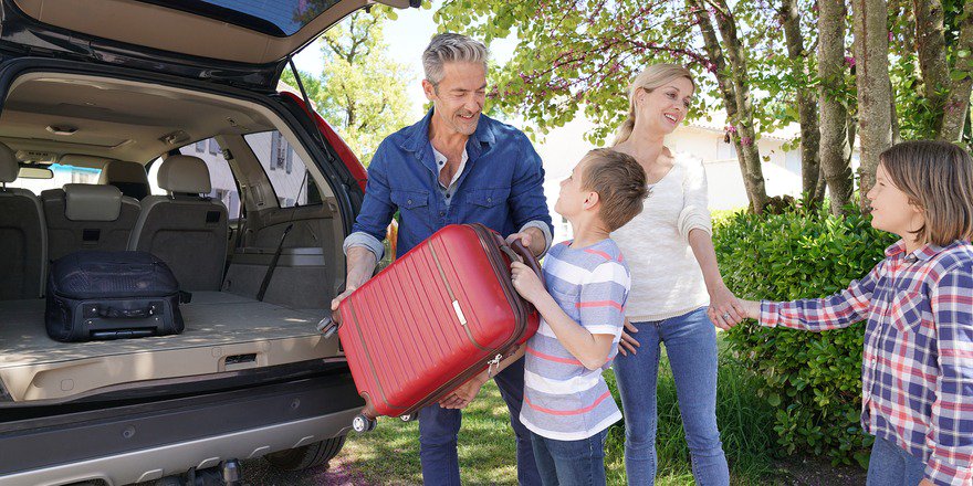 Unicobag's tweet image. Family trips are a breeze when you schedule one of our luggage deliveries. 
Currently available from 7 U.S. airports and rapidly expanding, skip the carousel when you arrive and have a driver deliver your bags directly to you! #travel #traveltool #familyvacation