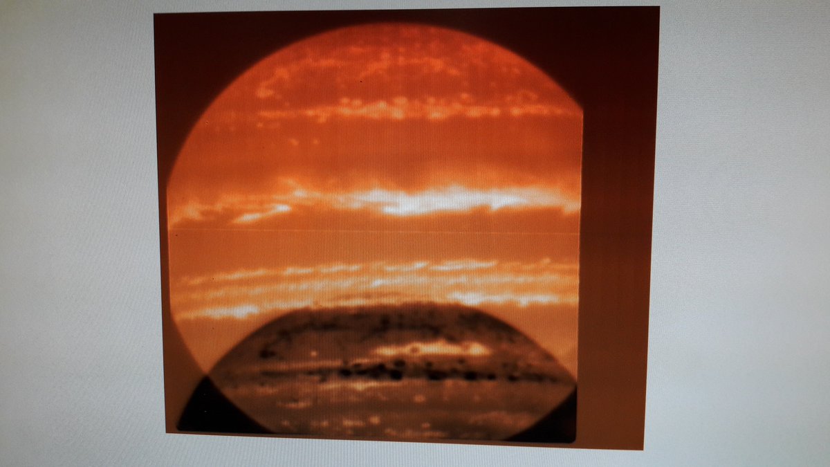 LeighFletcher's tweet photo. Jupiter data streaming in to UT3/Melipal - we're seeing a very narrow North Equatorial Belt, bright southern auroral heating, and a weird isolated stratospheric hotspot in the north... Juno's perijove longitude is 70mins away.... https://t.co/P1gDZK8uCh
