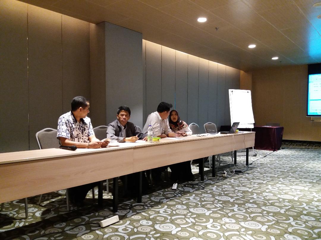 PSDM_Kemdes's tweet photo. Rapat Subdit Ketrampilan bersama Fatayat NU, GMIT, dan Nusa Berdaya untuk membuat modul workshop pariwisata mendukung BUMDes, Jakarta 21-22 Mei 2018. https://t.co/rAv7LRE8Dy