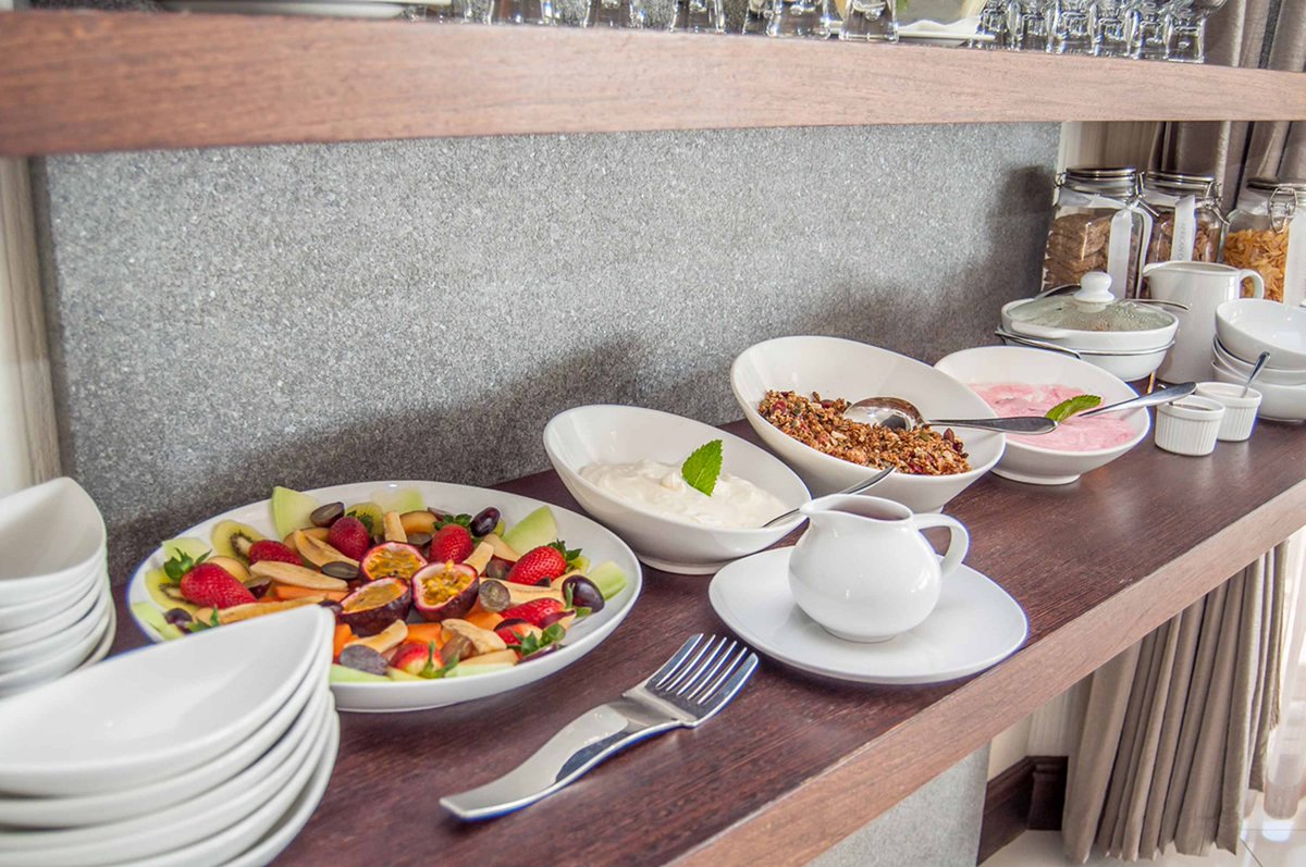 AfricanOceans's tweet photo. Gourmet breakfasts  are served to visitors occupying the guest house or to self-catering  guests to the soothing sound of tranquil music in the background. The  atmosphere is sophisticated, elegant and contained. We’ll meet you  there…! #Luxury #Beach #Views https://t.co/IoAY4ktwxG