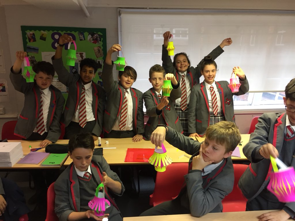 SRRCCRE's tweet photo. Our final lesson on Sikhism today and 7F have been so creative with their homework tasks #proudteacher #SRRCCProud #leadinglearning #teachingeachother #homework #challenge https://t.co/hyshGQcLON