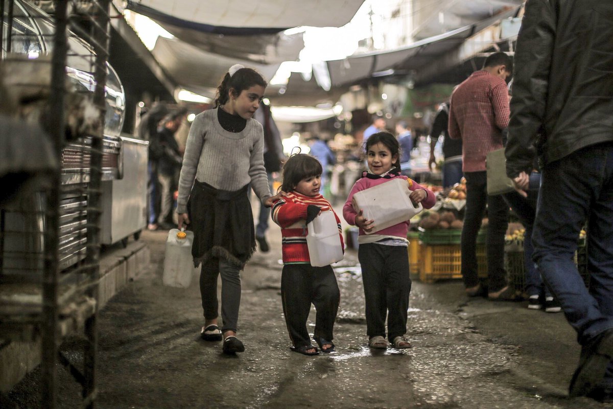 CICR_fr's tweet photo. Saviez-vous que 96 % de l'eau passant par le réseau de distribution à #Gaza n'est pas potable ? https://t.co/qeIPgv6dDf