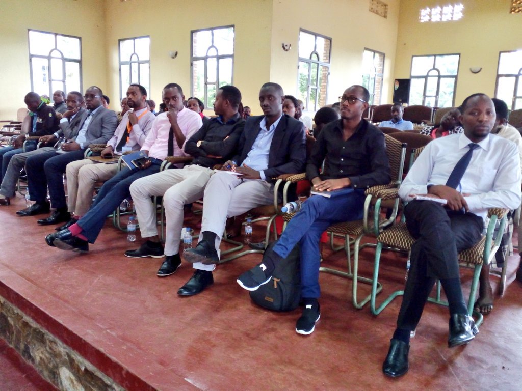 NaYombi's tweet photo. Customer care is a vehicle that can impact a "wow effect" Understand your business and master a strategy of how you present it. #NaYombi2 with @PSF_Rwanda members @HuyeDistrict https://t.co/ZjVYEfJAkx