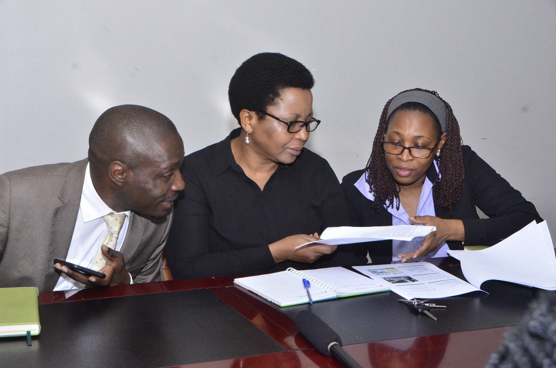 WinbazLitz's tweet photo. The herbal medicine is to be presented to @UNDAuthority for screening and this will be done countrywide.Some of the things considered during the screening include;how the medicine is used,how it is packed,where it is made etc. #NDAatWork https://t.co/DGdnNpsmUy