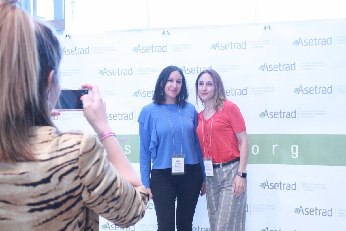olmuma's tweet photo. Photocall #AsetradXV @asetrad #tradumañas @cristinarivela https://t.co/4KkjYjwyPY