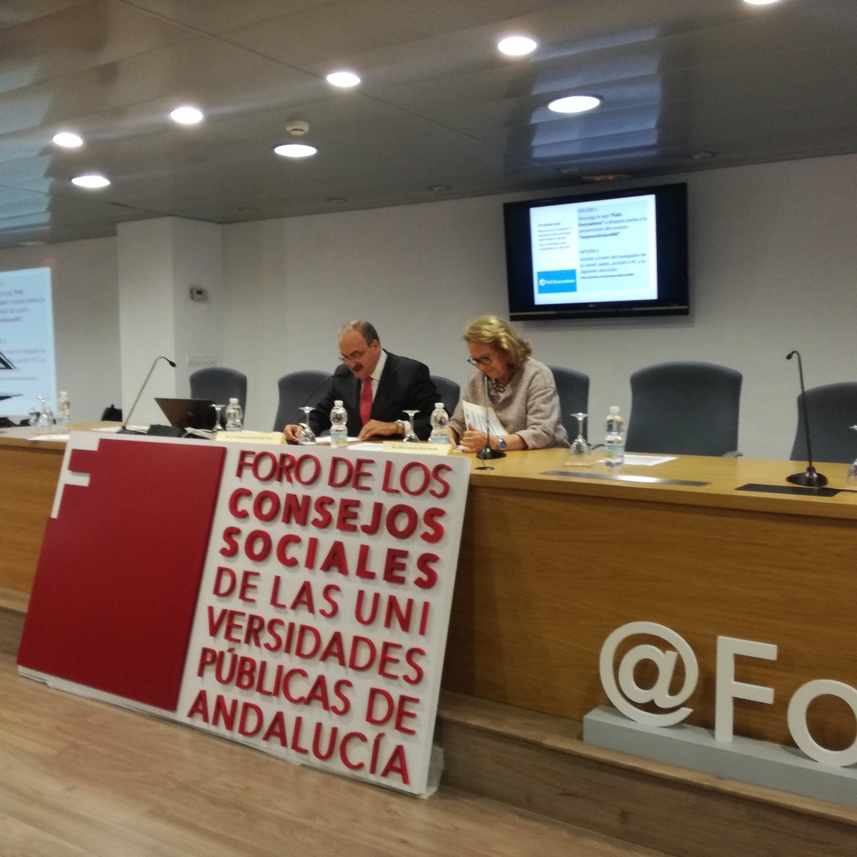 CSocialUCA's tweet photo. 🛑Damos comienzo el Foro InviertLab en la @unisevilla. Vamos a aprovechar al máximo esta oportunidad! 💪 https://t.co/gTETbHxBLm